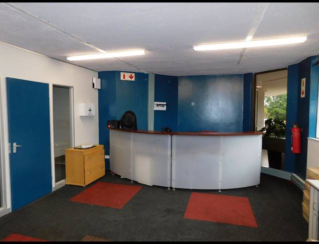 1,005M² OFFICE TO LET IN FERNDALE